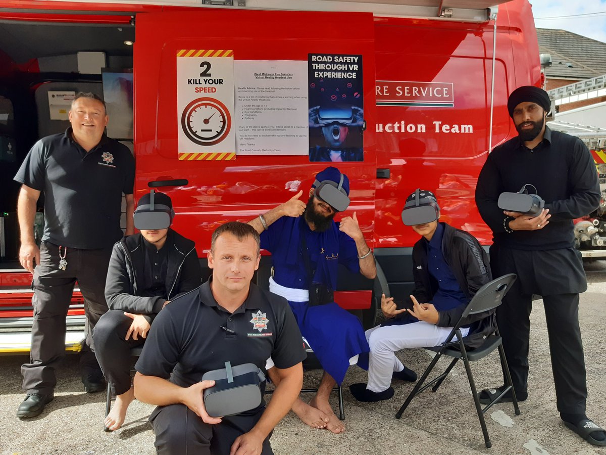 @Wton_fire delivering virtual reality road &amp; fire safety education to young people at Guru Nanak Sikh Gurdwara in Wolverhampton this afternoon, keeping the <a href="/WestMidsFire/">West Midlands Fire Service</a> Safer, Stronger &amp; Healthier <a href="/samuels_sc/">Samantha Samuels</a>