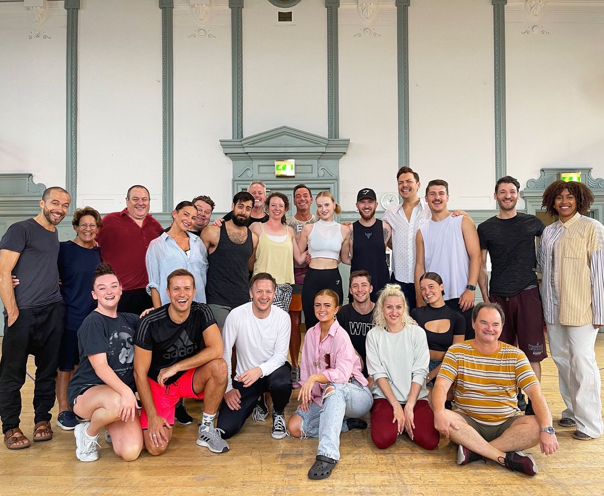 THE END OF WEEK 1 🎭✨ What a fabulous first week of rehearsals with this insanely talented cast 💃🏼 We’re getting ready to waltz around the country - who’s excited? 🌍