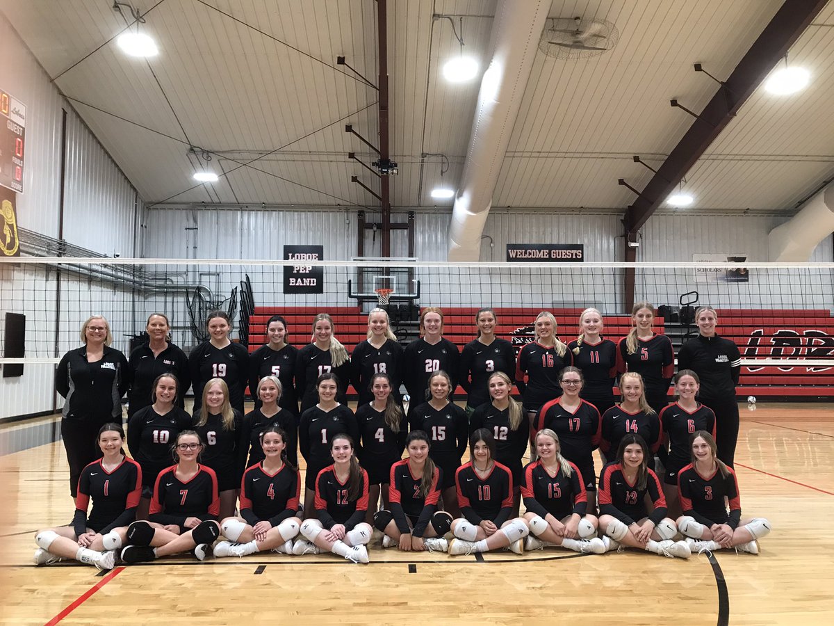 Your 2022 Loboe Volleyball Team 🐺🐾❤️🖤🏐 #howltogether