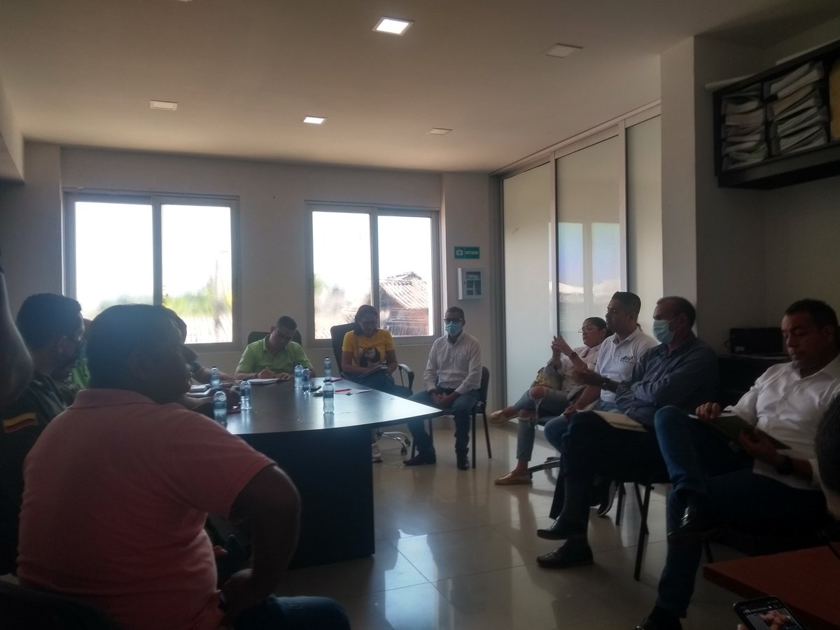SoyJairoLozano's tweet photo. #OjoAlDato 👀 Debido a malas negociaciones o acuerdos de gobiernos anteriores son grandes los desafíos en materia de movilidad y tránsito en el municipio de #codazzi. #Codazziemprende
#HILO 👇 https://t.co/ZnWEii1N8K
