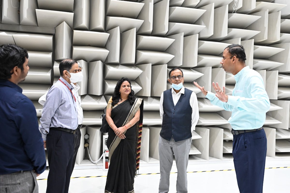 PrinSciAdvOff's tweet photo. The @PrinSciAdvGoI visited the Medical Technology Capital of India- AMTZ Vizag .Inaugurated 2 new facilities - Trivitron &amp; Deckmount; launched the test batch for Monkeypox, and also laid foundation of new factories, including India’s first pacemaker facility and for diagnostics https://t.co/8mGOrhQGev