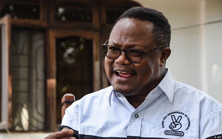ayubu_madenge's tweet photo. “Kizuri kuhusu Nyerere ni kuwa licha ya kuwa na Mamlaka Makubwa aliachia madaraka kwa hiari bila kuhusishwa na wizi, Ufisadi au Uchafuzi wa mali za Umma. Aliondoka madarakani na mikono misafi, huwezi kumtuhumu Nyerere kwa wizi, hakutuibia tena aliondoka bila Pension” Tundu Lissu https://t.co/nBMxura2ee