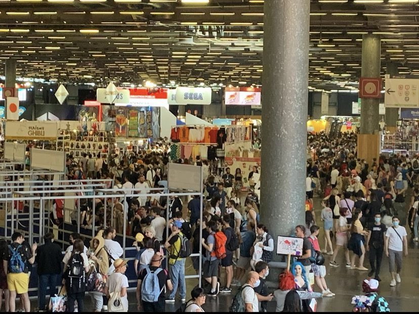 maxarguile's tweet photo. Japan Expo ‘22 was great and had a high standard of cosplay and a reassuring amount of beards and dudes with beards in dresses. Also shown are some of the HUGE crowds at the event. Over 200K in attendance, which makes the event bigger than Anime Expo in LA and on a par with SDCC https://t.co/Wj4vjU2yHU