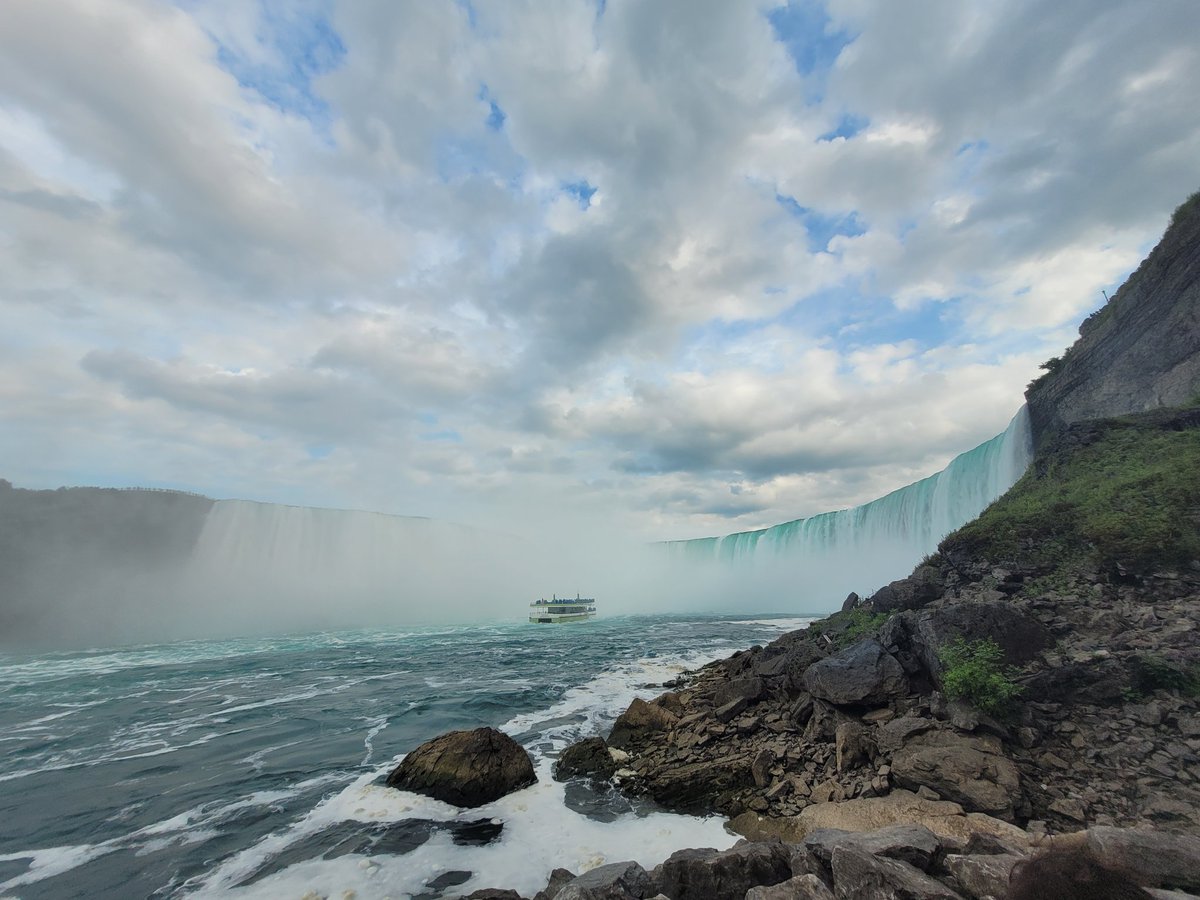 mitchieforreal's tweet photo. From August 8th when I went to Niagara Falls for my dad's birthday! https://t.co/CSpNkoTVQC