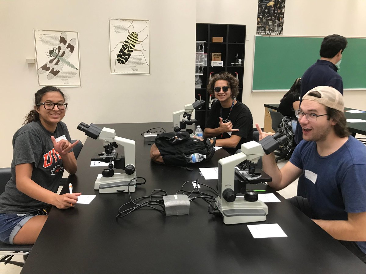 UTSA_BHE's tweet photo. We had a blast during our Fall 2022 Orientation! It was so nice meeting our incoming freshman and transfer students. #utsa #utsasciences #utsaib #biology #environmentalscience #multidisciplinaryscience #environmentalstudies https://t.co/rjss9b5y1m