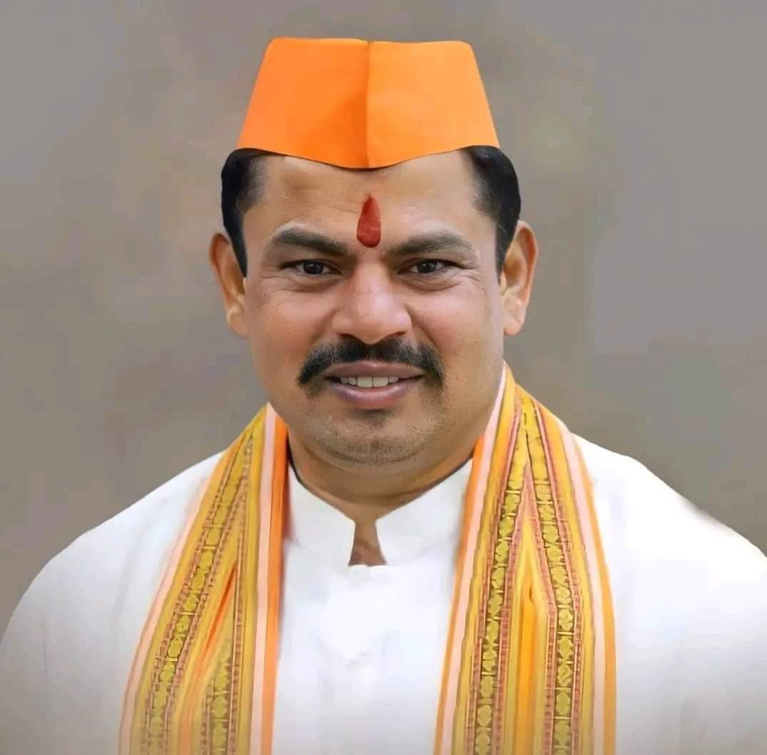 Sadhvi_prachi's tweet image. राजा सिंह जी की गिरफ्तारी का विरोध करें और Twitter पर #isupportrajasingh ट्रेंड करे @TigerRajaSingh 🔥