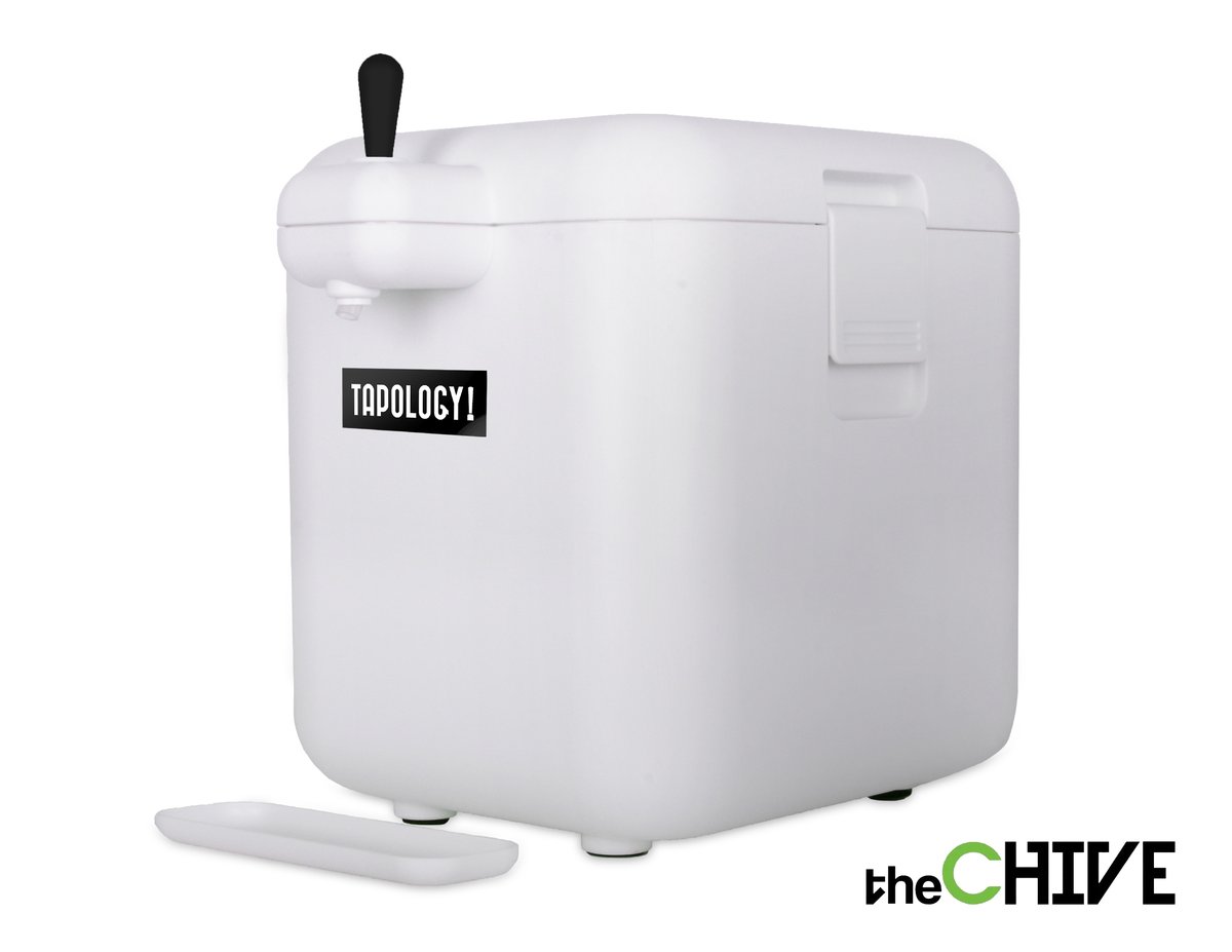 It's Friday and you know what that means! Cheers to the weekend 🍻 Our Quirky Tapology 6 Pack Cooler was featured on <a href="/theCHIVE/">theCHIVE</a> University's "I want it, I want it now!" article and we couldn't agree more. Check it out at:
thechive.com/2022/08/17/i-w…