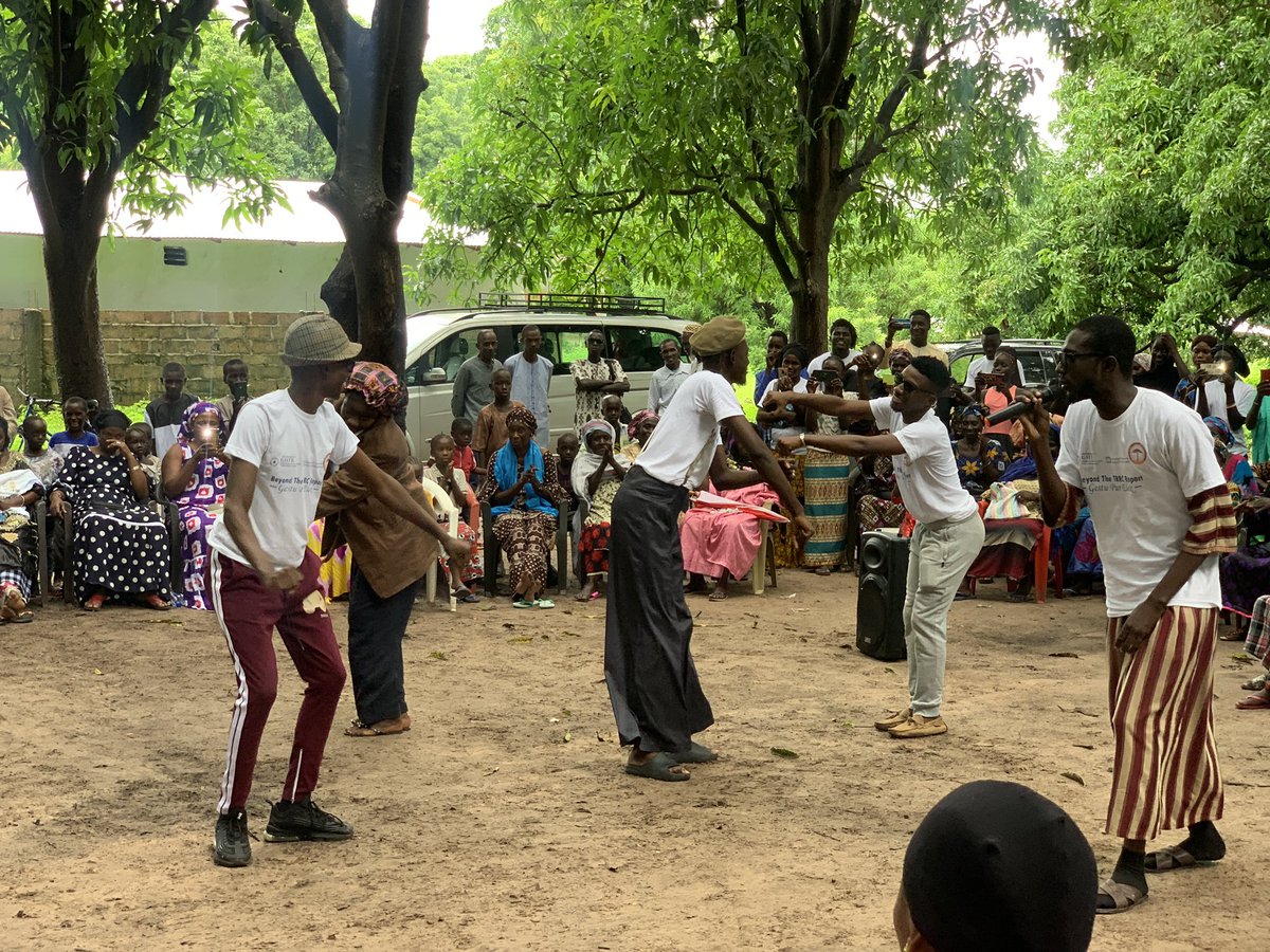 ayeshahHaru's tweet photo. Today we joined at @WomenInLiberat1 in #Foni region in the community of #SINTET as part of their project with the @UNFPATheGambia to promote community healing,peace building and social cohesion. @BaldehF @theANEKED @gambia_vc https://t.co/E2A8cSJEWU