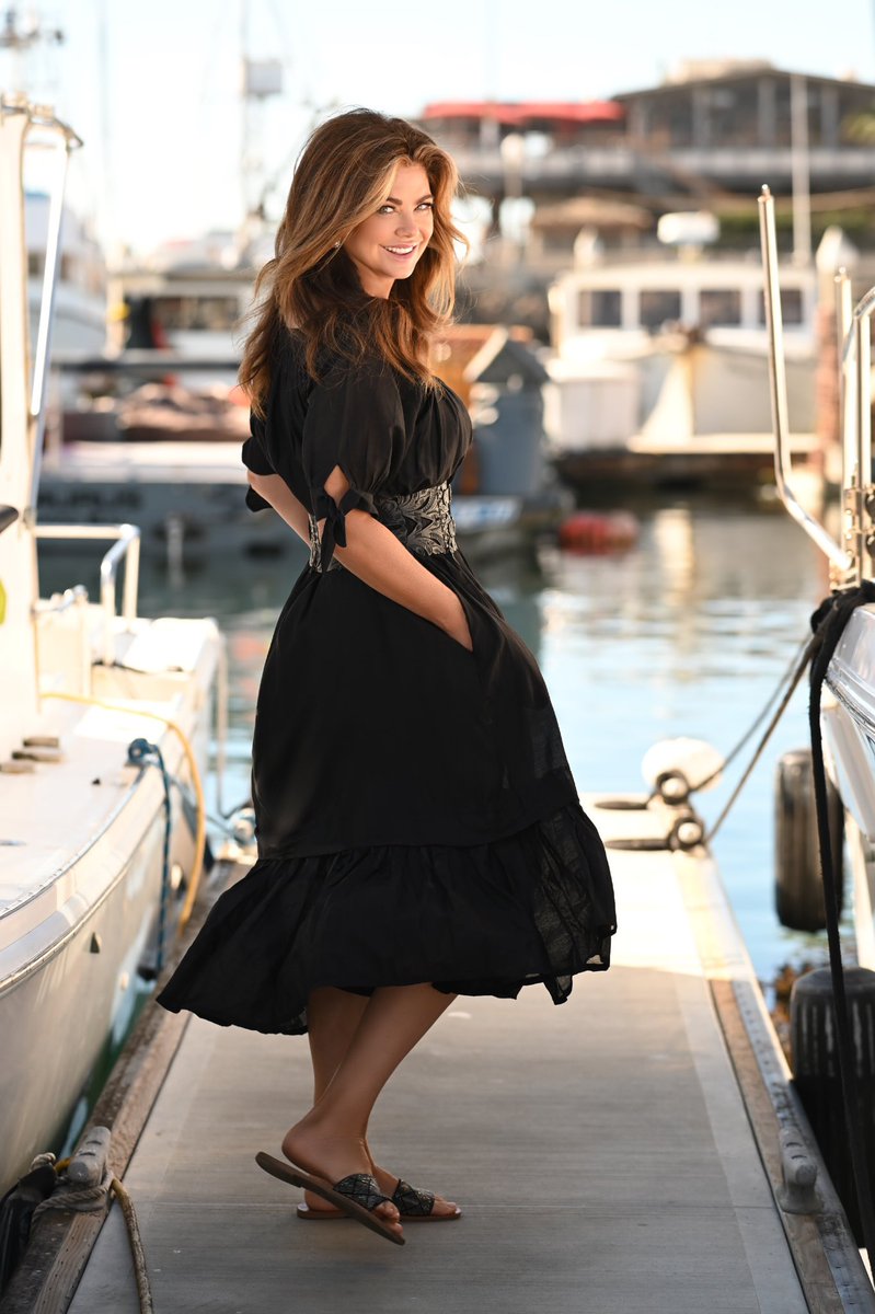 #FashionFriday: Step into #Summer #Fashion by searching #Dresses  <a href="/BHFO/">BHFO</a>.COM. #Styles for every occasion. You’ll find a fabulous array of #designs from the finest #designers. Pls check what makes BHFO.COM unique. Best Brands. Better Prices.❤️
bhfo.com/collections/wo…