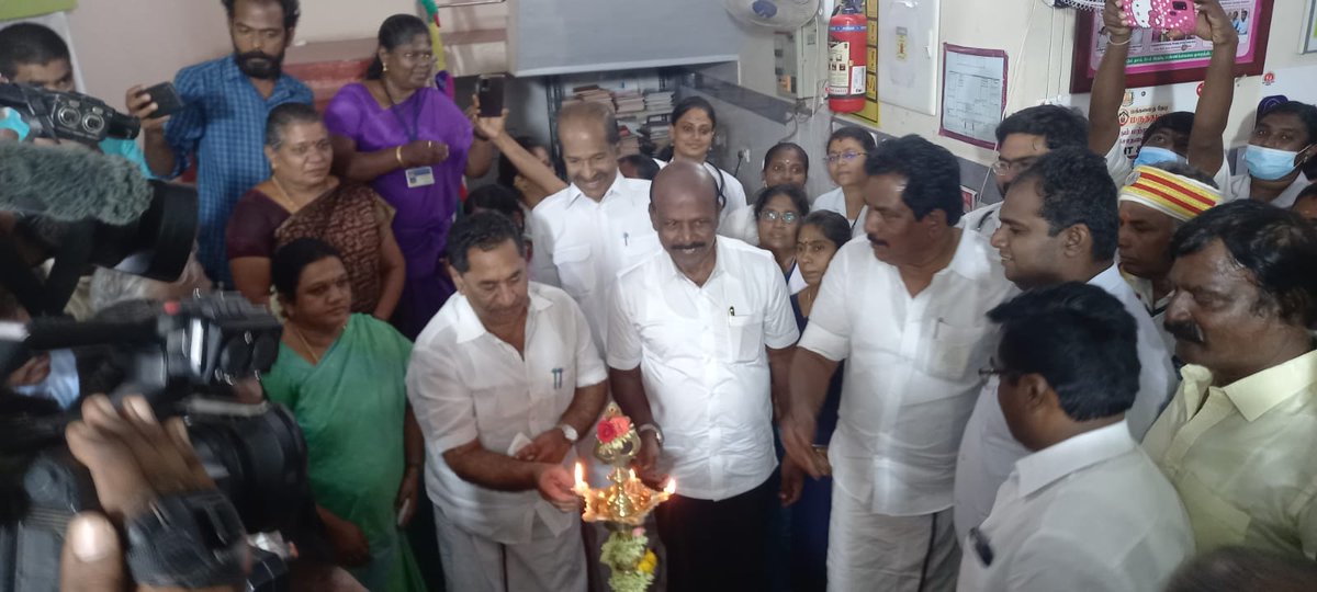 g_thalapathimla's tweet photo. இன்று மதுரை வடக்கு சட்டமன்ற தொகுதிக்குட்பட்ட அண்ணாநகர் - வண்டியூர் நகர்ப்புற ஆரம்ப சுகாதார நிலையத்தில் பல்நோக்கு சிறப்பு மருத்துவ சேவை மையம் (POLY CLINIC) மாண்புமிகு சுகாதாரத்துறை அமைச்சர் மா.சுப்பிரமணியன் அவர்களால் தொடங்கி வைக்கப்பட்டது. https://t.co/gGDFdIqNn5