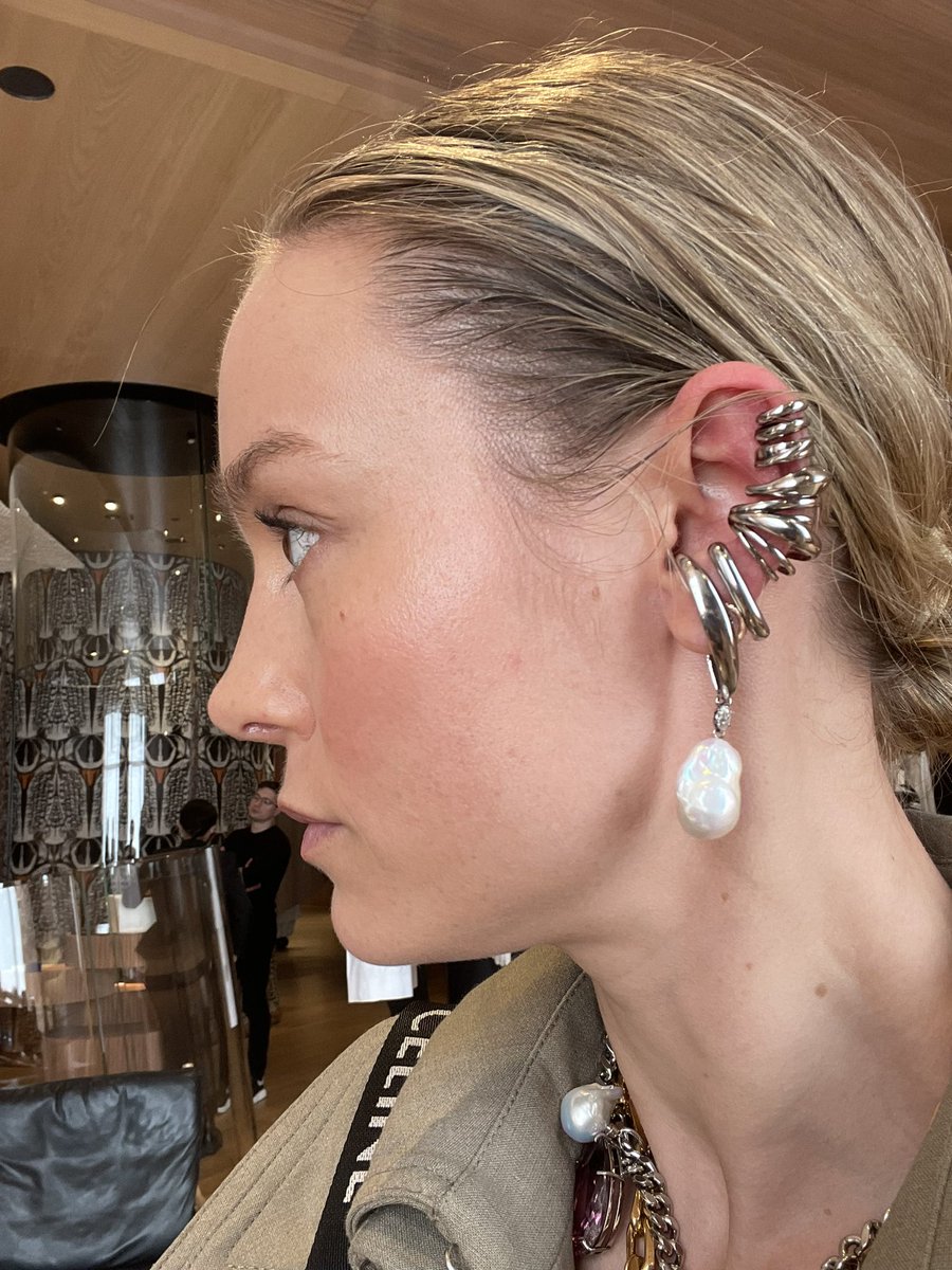 Brie Larson tweet media