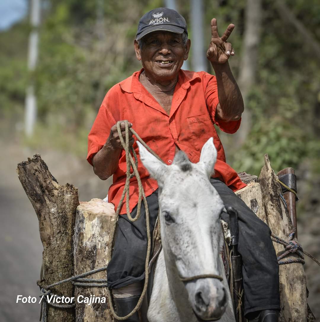 "somos un Pueblo que protagoniza el Trabajo, el Estudio, la Paz, la Estabilidad, que és lo que requerimos para avanzar. Paz, Estabilidad, Seguridad, que defendemos a toda costa"

#UnidosEnVictorias 
#Nicaragua 
#PatriaBenditayLibre