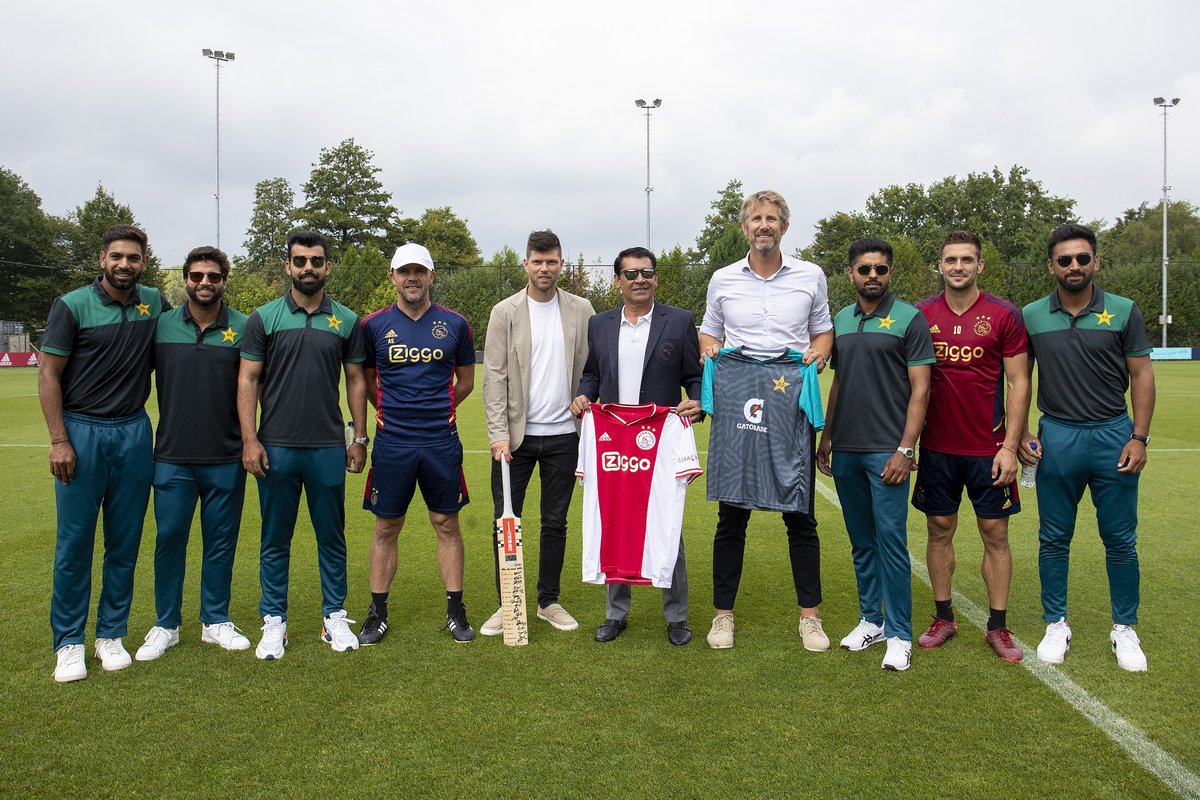 test Twitter Media - When football meets cricket... ⚽🏏

Glad to have you, @TheRealPCB! https://t.co/msNhZCYBar