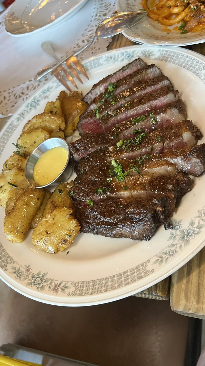 TheWhetPalette's tweet photo. Missing and craving @lafresafrancesa . Need to make my way back ASAP. 😍 WAGYU PRIME RIBEYE #FRESAseries https://t.co/gElOezcBkW