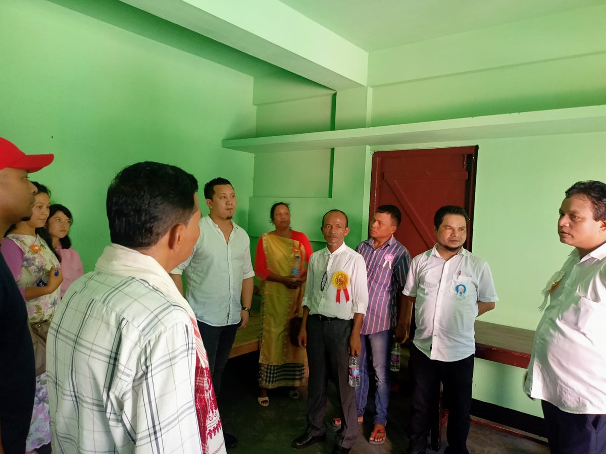 meghalayahealth's tweet photo. On the 1st Anniversary celebration of Umkiang VO, a #TransitHome for pregnant women under the Chief Minister's Safe Motherhood Scheme, was inaugurated by the local MLA Shri. Shitlang Pale, in the presence of officials from NRLM, Headman of Umkiang & Ratacherra & member of SHGs https://t.co/9d0qrFwzyI