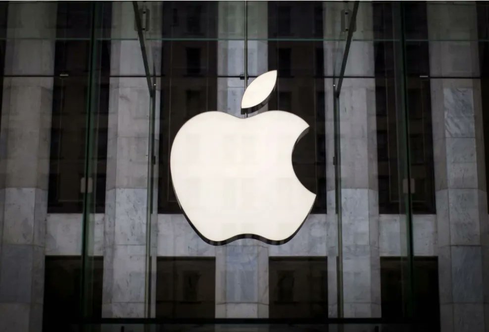 Globaldotmedia's tweet photo. Apple was sued by French #AppDevelopers that accused the #iPhoneMaker of lawbreaking by #OverchargingAppDevelopers to use #AppStore. They also say #Apple abuses its monopoly power. See News: Apple is sued by French app developers over app store fees @ https://t.co/zmjnwN4u92 https://t.co/cLvIp1I8fd