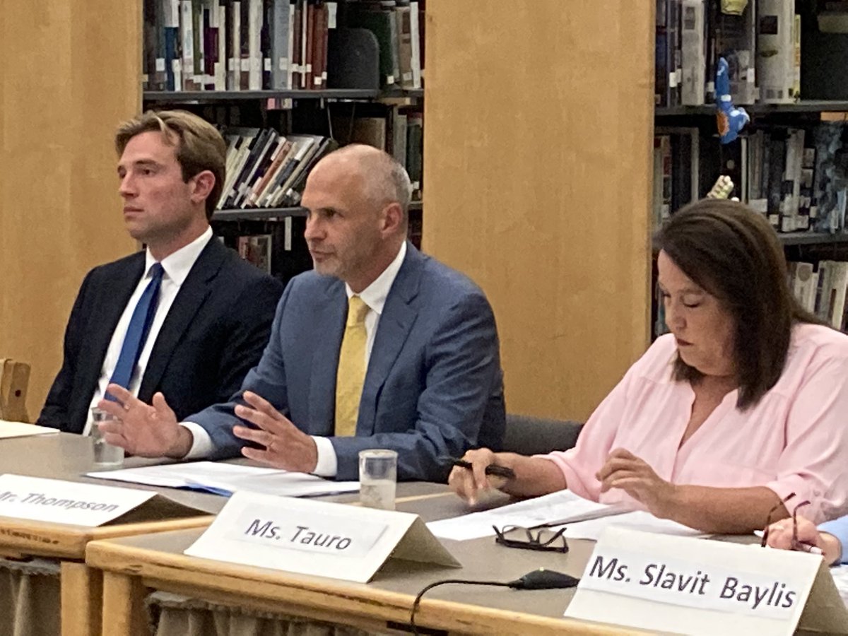 Doug4StateRep's tweet photo. Sept 6 is coming up fast! Vote by mail, vote early (8/27-9/2) or vote on Election day! We’re having candidate forums, house parties, and visibilities. Join us!https://t.co/n9o33DiQs3 #marblehead #swampscott #lynnma #mapoli #doug4rep https://t.co/98LxC3n7l7