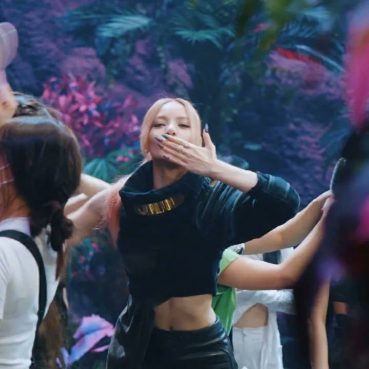 Lalisa_Myanmar's tweet photo. such a big baby 💞 

LALISA SPITTING VENOM
FEEL THE LALISA VENOM
#LISA #LALISA https://t.co/v25qeSv9dW