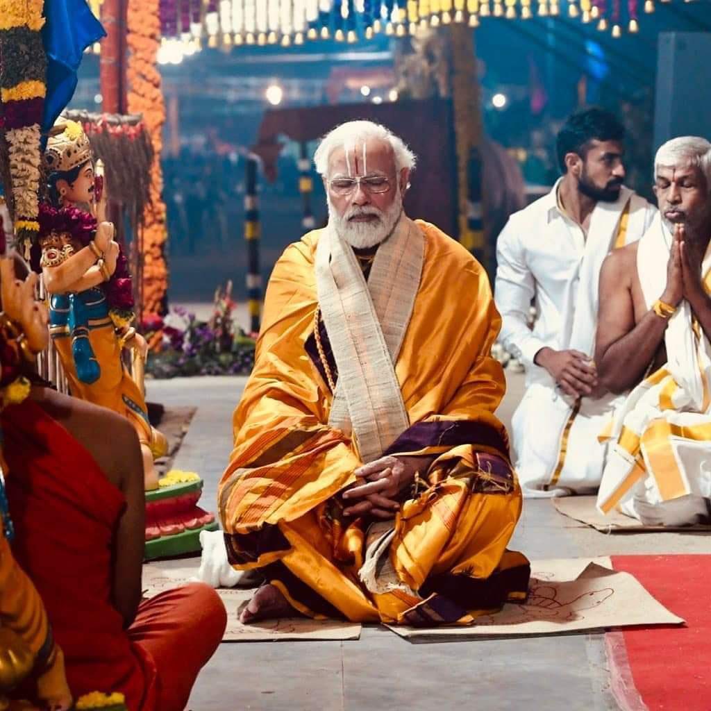 impreetsbakshi's tweet photo. Pic Of The Day.... My PM, My Pride 😊😊
#NoOneCanMatchModi https://t.co/JPxOSLXXlW