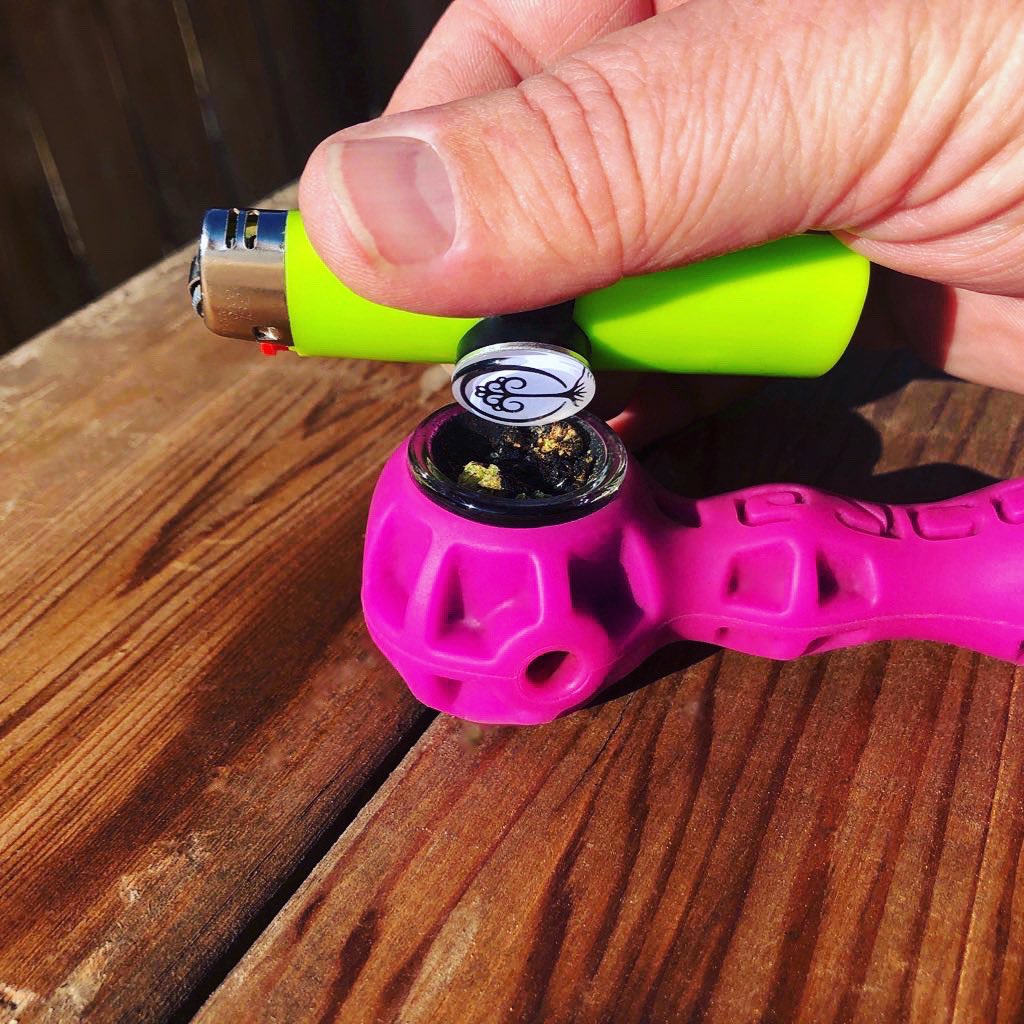 twistedfootllc's tweet photo. Save 💰and 💨 when you #snuffyourstuff with #lightercharms https://t.co/VPWiNCtXj3
