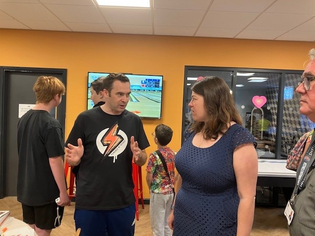 MerseysidePCC's tweet photo. This afternoon I saw and heard how my #YouthDiversionFund has helped @uccrew_sthelens based at @Newton_BGC to do vital work with young people in the area during this summer....I also got to hit the deck with some rapping along with local @sthelenscouncil councillors https://t.co/bZsQlTKVqz