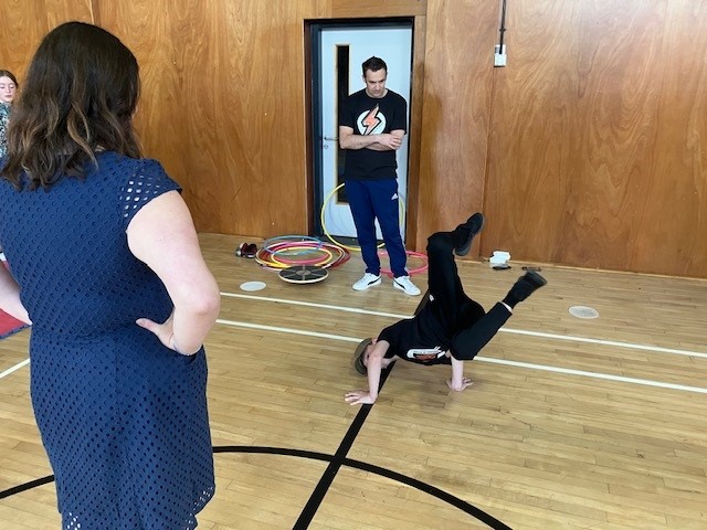 MerseysidePCC's tweet photo. This afternoon I saw and heard how my #YouthDiversionFund has helped @uccrew_sthelens based at @Newton_BGC to do vital work with young people in the area during this summer....I also got to hit the deck with some rapping along with local @sthelenscouncil councillors https://t.co/bZsQlTKVqz