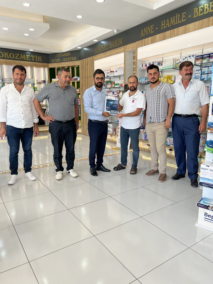 baz_sirin's tweet photo. #saglıgındevası etkinliği kapsamında bizler de Kozluk İlçemizde bulunan Eczane, Medikal ve Optiklerimizi ziyaret ederek Sağlıkta Atılım Eylem Planımızı deklere ettik.

Eczane ve Medikal sektöründeki sorunları dinledik, Sağlık Eylem Planımızı anlattık.

DEVA İle Sağlıklı günler. https://t.co/3cV0Szrpgx