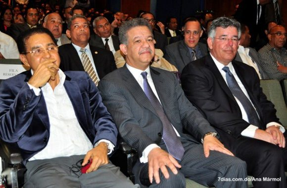 LeonardoJaquez's tweet photo. Díganme una sola de las obras públicas construidas durante los gobiernos del expresidente Leonel Fernández que no haya sido sobrevaluada a niveles estratosféricos para enriquecer a sus íntimos amigotes y a sus ingenieros constitucionalistas. ¡Díganme una sola!

#JaqueMate https://t.co/Uf6G4yNfSJ