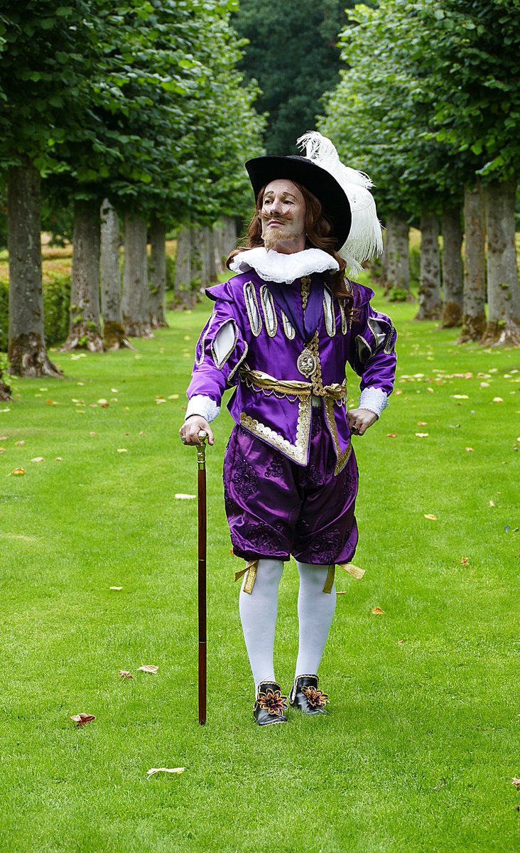 KingCharlesIRTN's tweet photo. For #WorldPhotographyDay
I give thanks and homage to my great friend @SteveCaple4
Who took this majestic photo of me at Althorp House and always captures me wonderfully through his lens & keen eye for a shot everytime 👏
#SteveCaple #CharlesI #Althorp #Photo #Photography #Trees https://t.co/DIFlx9TMRP