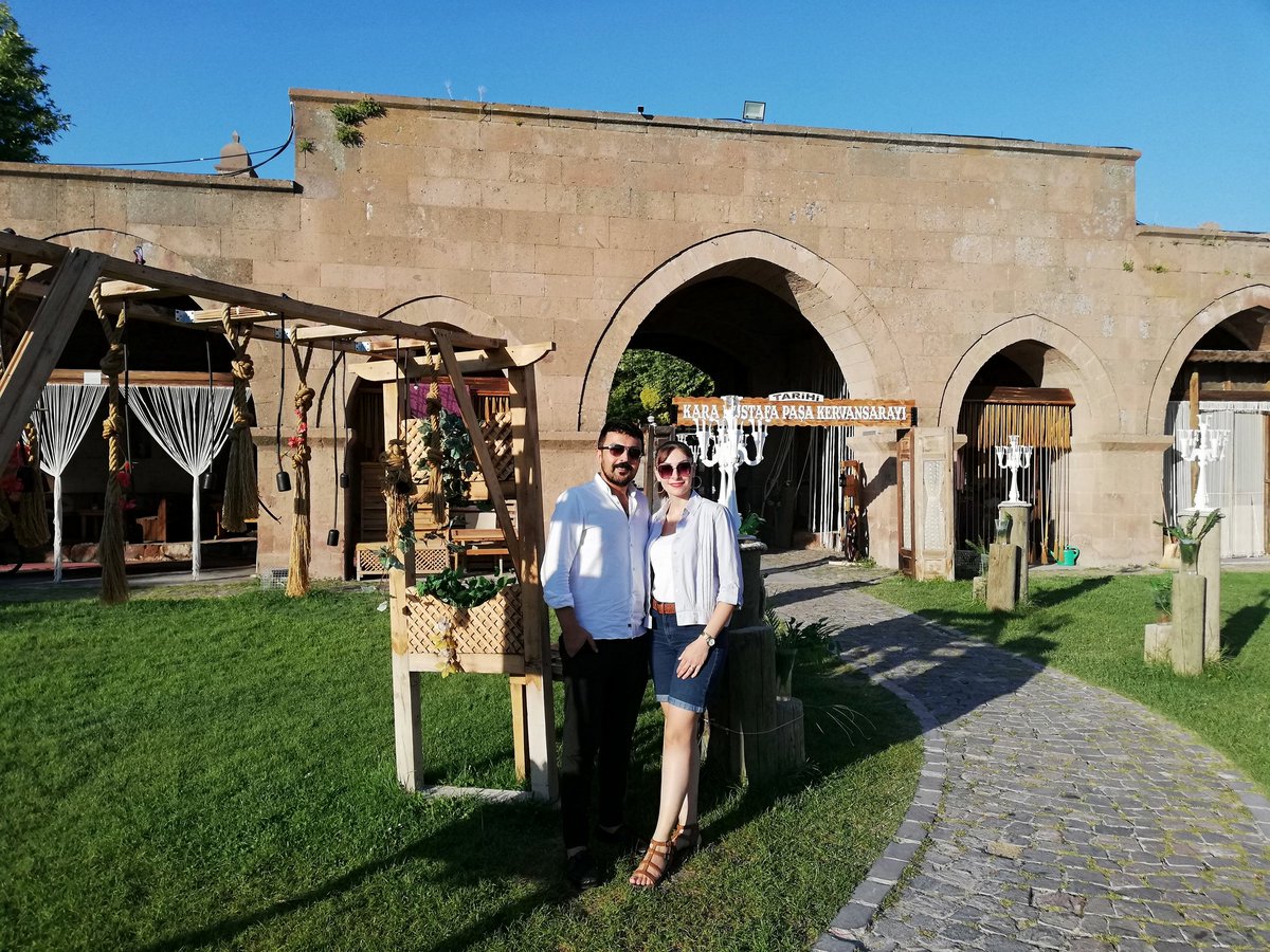 Gamze Camuzcu Karataş (@gamzecamuzcu) on Twitter photo #incesuyugeziyoruz #karamustafapaşakervansarayı <a href="/kayserivaliligi/">T.C.Kayseri Valiliği</a>
Hayr’ül Carisi erdi İncesu’ya
Hanı Hama ve Cami etti bina
Eseri kaldı ta ebed baki
Kabbel’a Allahü hayrahü ebeda
Saniyen geldi sal-i tarihi
Oldu bir cami ile han peyda #incesuyugeziyoruz #karamustafapaşakervansarayı <a href="/kayserivaliligi/">T.C.Kayseri Valiliği</a>
Hayr’ül Carisi erdi İncesu’ya
Hanı Hama ve Cami etti bina
Eseri kaldı ta ebed baki
Kabbel’a Allahü hayrahü ebeda
Saniyen geldi sal-i tarihi
Oldu bir cami ile han peyda