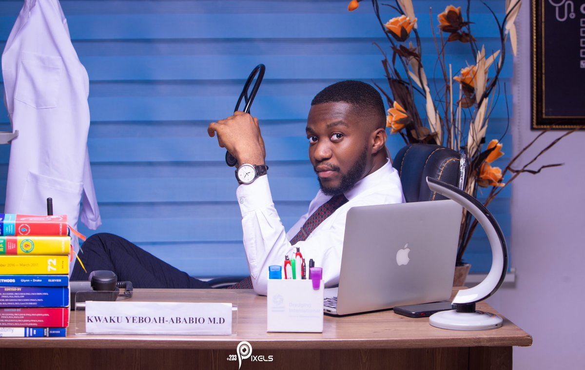 kwakuyebs23's tweet photo. Medical school HARD but we hard PASS.. MBCHB bagged..was a long journey but worth it in the end 🎉🎊😭.. thank you all ❤️❤️❤️, see you in consulting rooms soon 🥼🩺 https://t.co/ICjLxitW7u