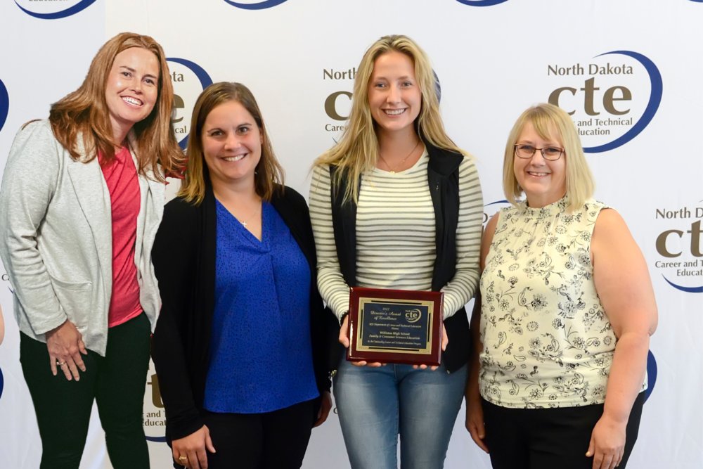 Williston High School Family & Consumer Science Department Receives Director’s Award of Excellence willistonschools.org/article/812593…