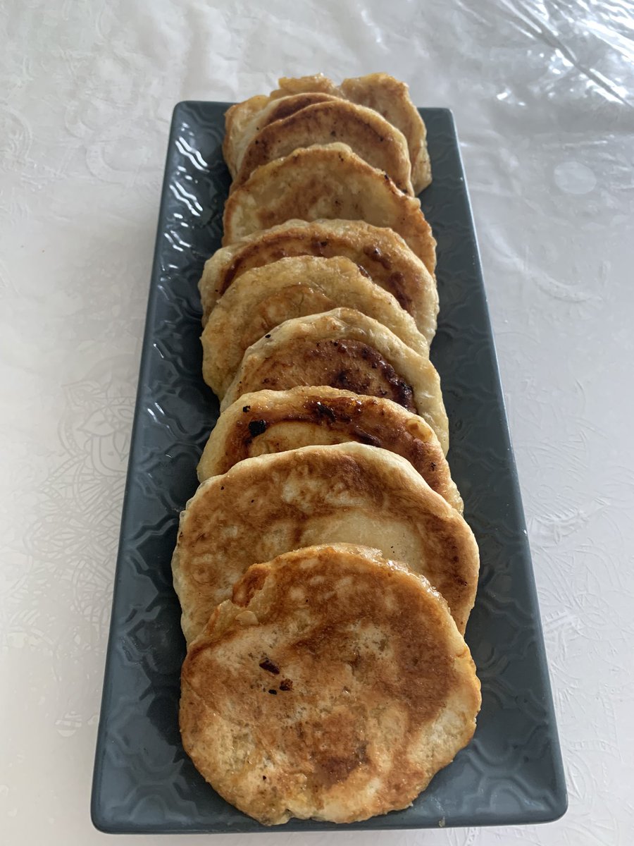 nyasliife's tweet image. J’ai essayé la recette de Hotteok~~ je valide fois mille !!!! Je vais clairement manger ça avec de la glace et du chocolat 😏