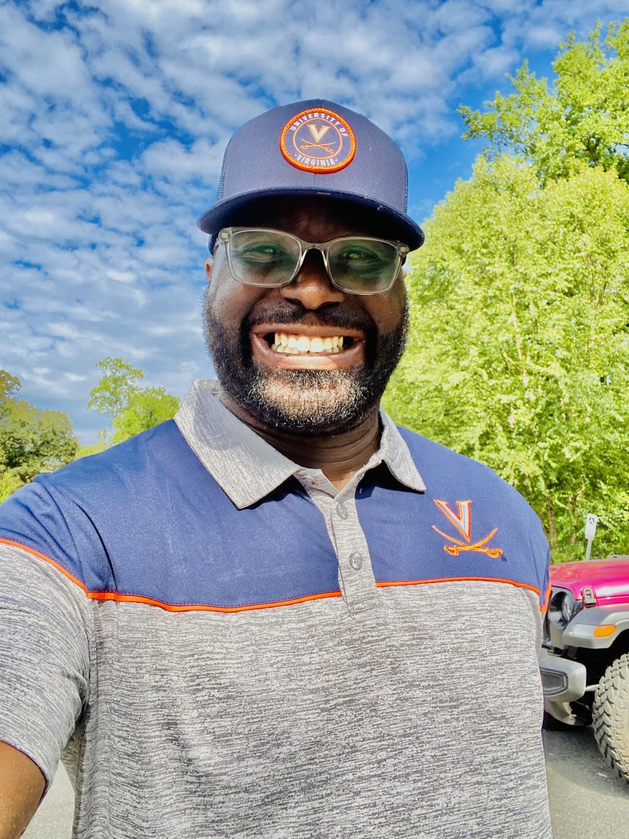 DM_UrFuturePrez's tweet photo. #UVAMoveIn Day 2!
@UVA @uvahousing #UVA #UVAMoveIn #Hoos #GoHoos βοΈ #Wahoos #Wahoowa πΈπΉ#UVA23 #UVA24 #UVA25 #UVA26 @SEAHOconnect #SEAHOAllYear #ACUHOI @ACUHOI #HigherEd #StudentAffairs #MoveInSeason #HappyHousingNewYear https://t.co/azx9AUVTt6