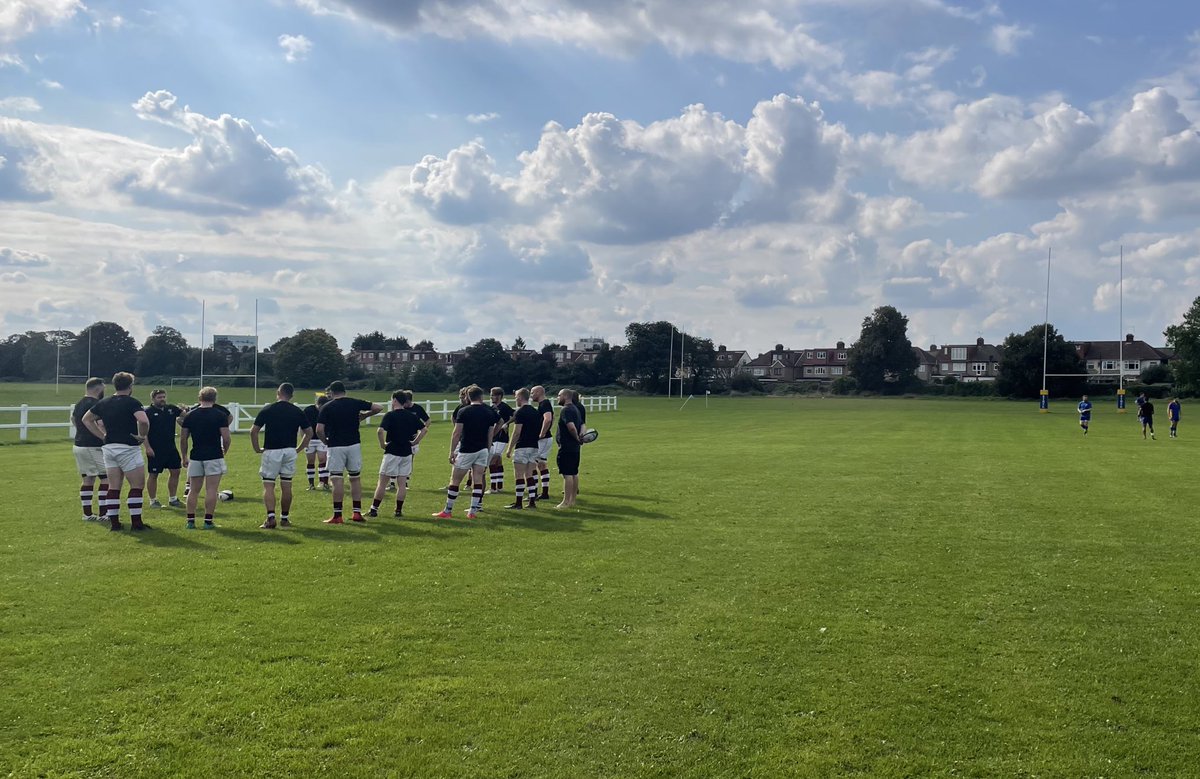 ruisliprfc's tweet photo. After 140 days, rugby returns to West End Road tomorrow with the 2️⃣0️⃣2️⃣2️⃣/2️⃣3️⃣ rugby season finally here 🏉. Following 5 weeks of pre season, our senior men take to the field tomorrow for our first pre season game of the year against Harrow RFC (H) 3pm KO. #OneClub #TrainingGame https://t.co/cqLeRr1oBW