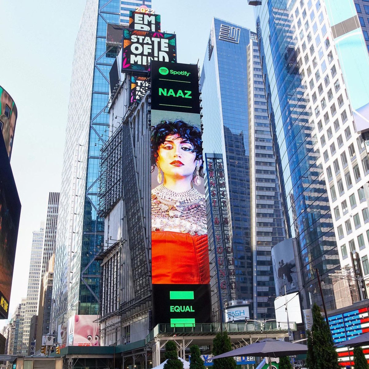 BitsOfNaaz's tweet photo. NAAZ SALAHADDIN ALI MOHAMMAD

A KURDISH WOMAN ON A BILLBOARD IN NEW YORK

A HUGE STEP FOR MENA WOMEN

THANK YOU @SpotifyNL 

WAUW https://t.co/LnC55tZrL1