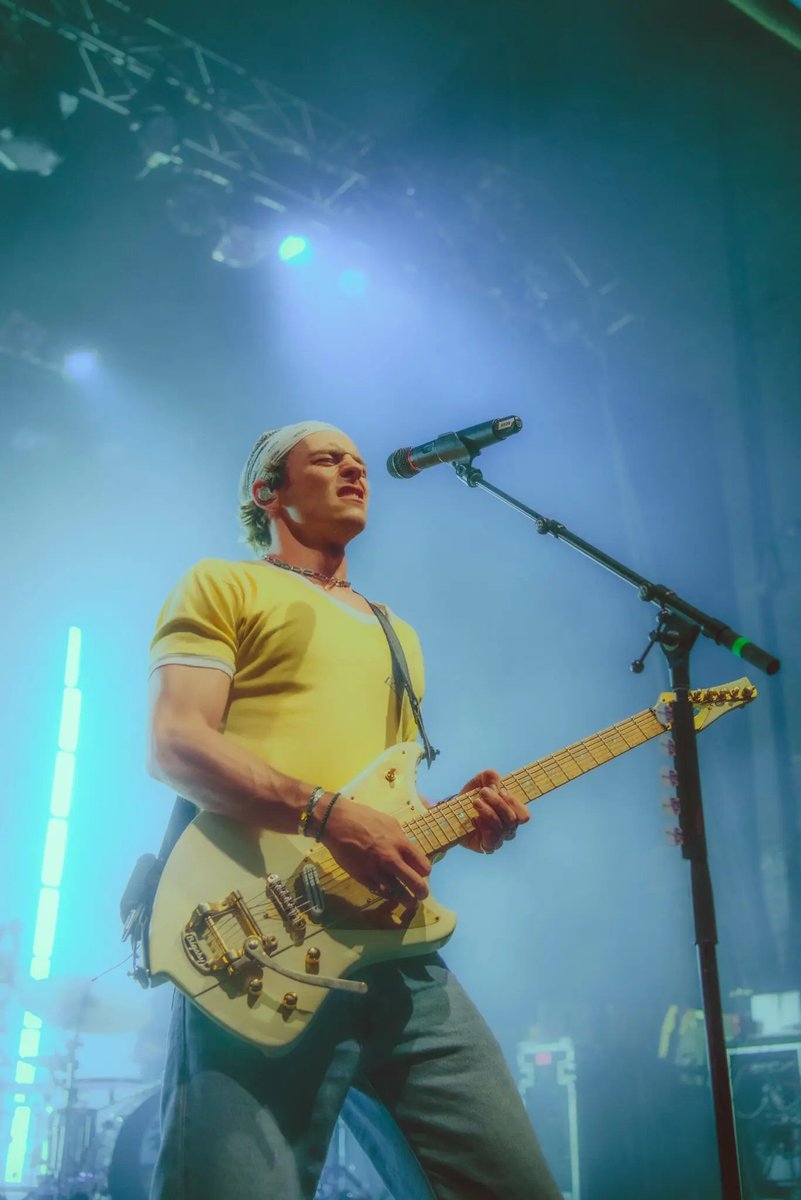 Ross Lynch News (@dailyross) on Twitter photo .<a href="/RossLynch/">Ross Lynch</a> on stage in Toronto - August 8 🕴️♂️💛
📸: <a href="/casssieandra/">Cassandra Popescu</a> for @WerADDICTED (via weraddicted.com/live-in-photos… .<a href="/RossLynch/">Ross Lynch</a> on stage in Toronto - August 8 🕴️♂️💛
📸: <a href="/casssieandra/">Cassandra Popescu</a> for @WerADDICTED (via weraddicted.com/live-in-photos…