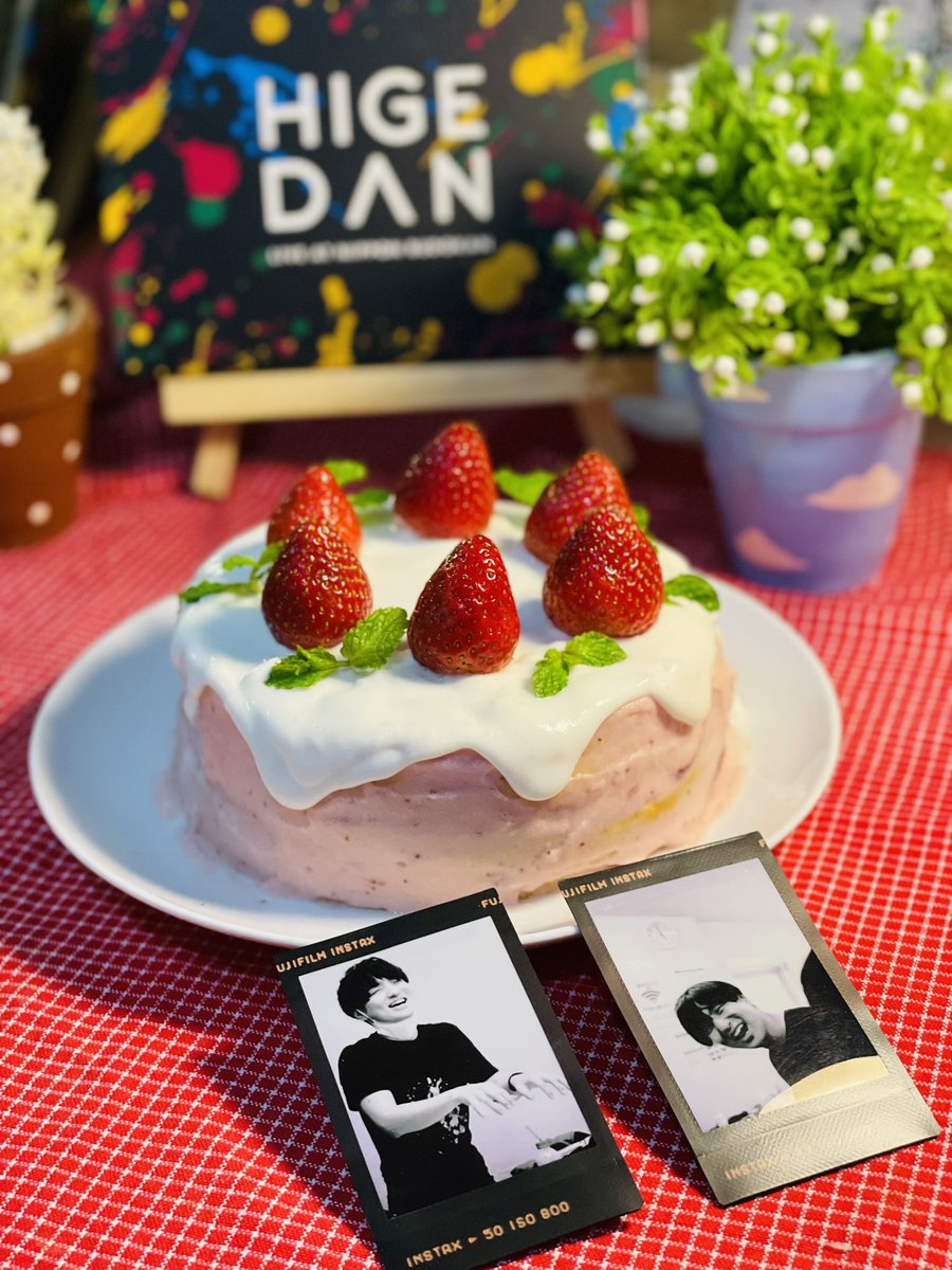 dism21121's tweet photo. First time baking after 20 years (?)
Happy Birthday dear Satoshi Fujihara 🥰

@satoshi_higedan @officialhige 
#Official髭男dism 
#藤原聡 
#藤原聡誕生祭 
#さとっちゃん誕生祭 https://t.co/Btnt8o5c0Q