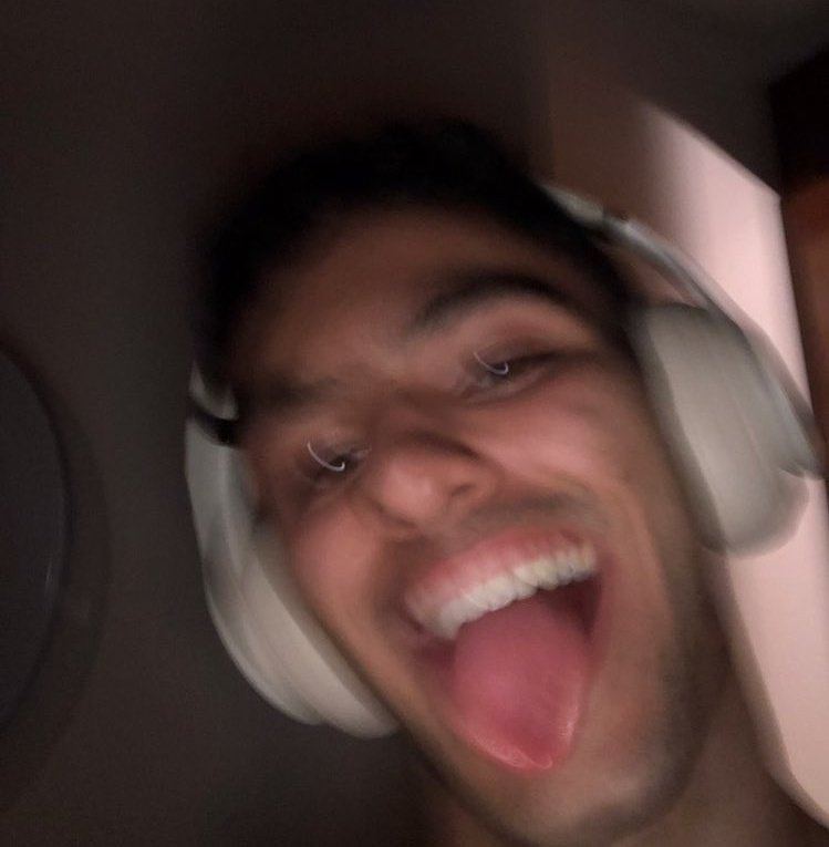 JoacoUpdates's tweet image. #KCAMexico
#JoaquinBondoniFashion 
#AuronPlay #Ferv #MontPantoja #MacarenaGarcia #FerVCHILE 
[@JoaquinBondoni]