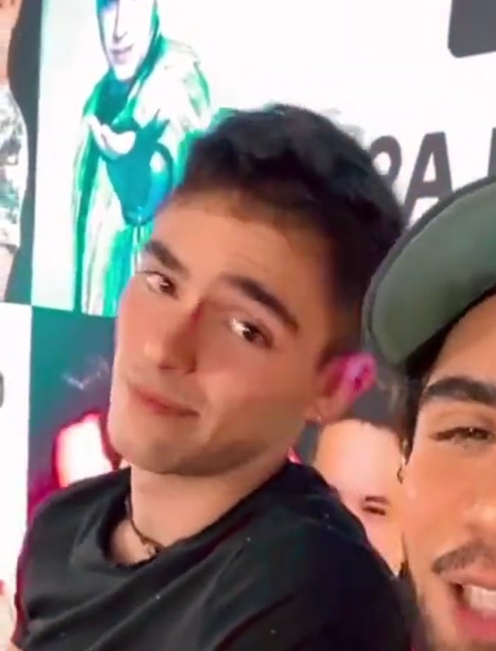 JoacoUpdates's tweet image. #KCAMexico
#JoaquinBondoniFashion 
#AuronPlay #Ferv #MontPantoja #MacarenaGarcia #FerVCHILE 
[@JoaquinBondoni]