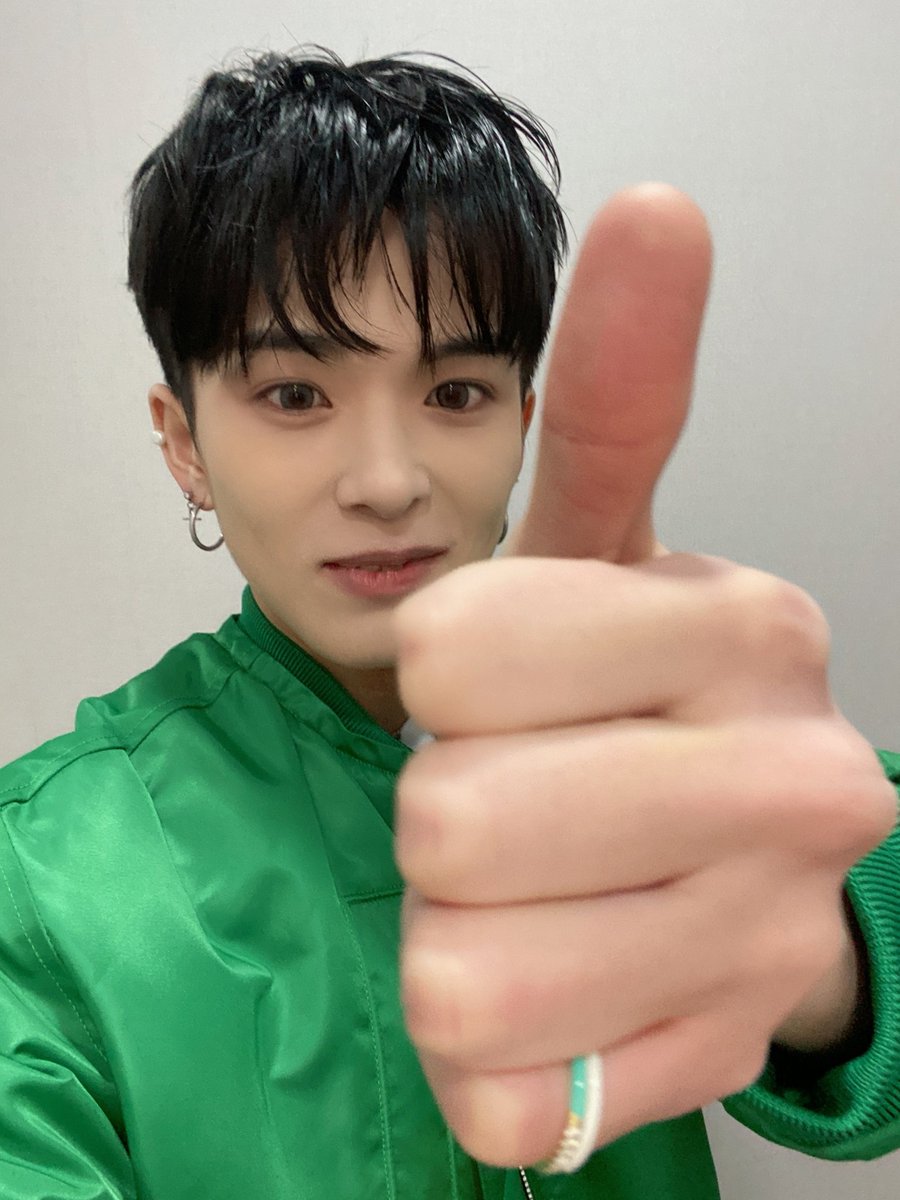 junkyupi's tweet photo. Our Ssa-Ssa🌠 happy birthdayy! I found a photo of Asahi with thumbs up that you'll never find anywhere else.
This picture will make you happy 👍 I hope our Ssassa will be the happiest person today!!! Cheers 🙌

ㅤ ㅤ ㅤ ㅤ  #⃟왕쭌뀨 https://t.co/MJfWvmZEpb
