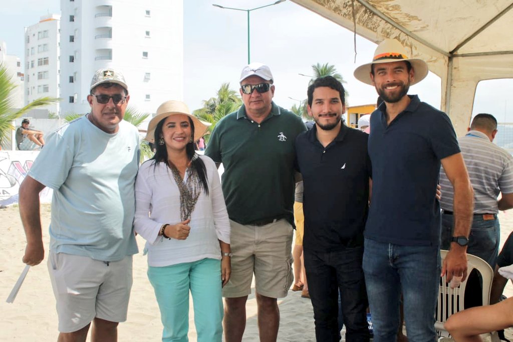 FEV (@voleyecuador) on Twitter photo El Pdte. de <a href="/voleyecuador/">FEV</a> Jorge Granja, junto al ministro del <a href="/DeporteEc/">Ministerio del Deporte 🇪🇨</a>, <a href="/SebasPalaciosSP/">Sebastián Palacios</a>, acompañado del presidente de <a href="/FedeManabi/">FedeManabí</a>, Lauro Cedeño, y otras autoridades, en el torneo de voleibol playa de los #PrejuvenilesManabí2022 que se desarrollan en Bahía de Caráquez. El Pdte. de <a href="/voleyecuador/">FEV</a> Jorge Granja, junto al ministro del <a href="/DeporteEc/">Ministerio del Deporte 🇪🇨</a>, <a href="/SebasPalaciosSP/">Sebastián Palacios</a>, acompañado del presidente de <a href="/FedeManabi/">FedeManabí</a>, Lauro Cedeño, y otras autoridades, en el torneo de voleibol playa de los #PrejuvenilesManabí2022 que se desarrollan en Bahía de Caráquez.