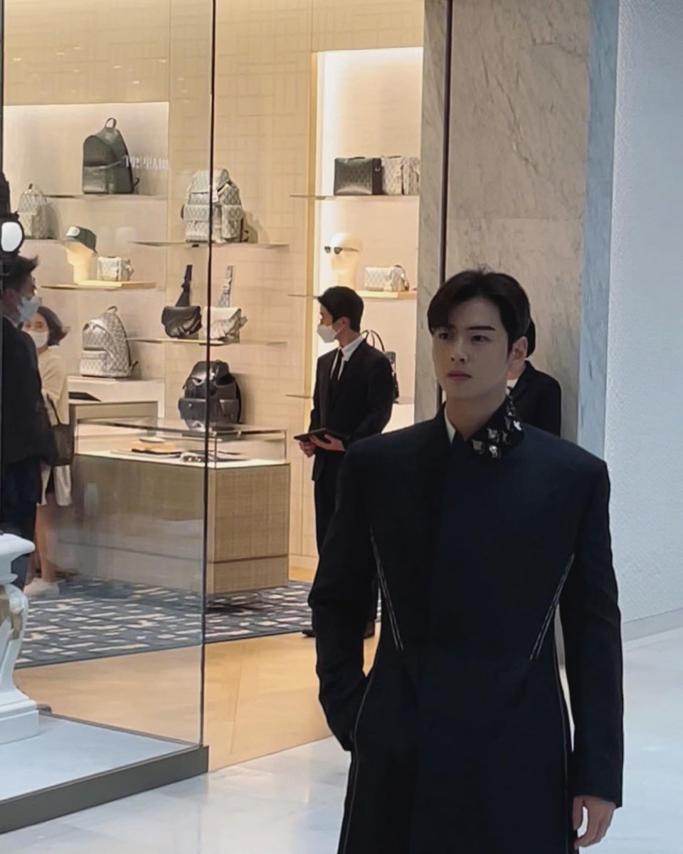 songnoraexoxo's tweet photo. ถ้ารีเมค f4 หรือ princess hours บทพระเอกต้องเป็นชาอึนอูเท่านั้น หล่อ รวย ดูแพง ราชนิกุล เหมาะสมที่สุด 🤴🏻✨
#boyoverflower #꽃보다남자 #princesshours #CHAEUNWOO https://t.co/ud2ZyKTkef