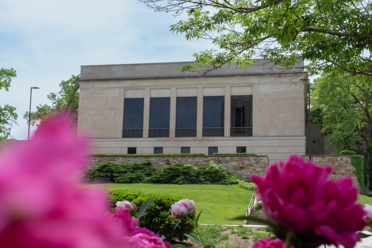 kulibraries's tweet photo. KU Libraries are hiring a curator for the Kansas collection!

The curator will spearhead efforts to build collections reflecting the lives of Kansans that support the teaching and research missions of the university.

Applications close Sept. 12. 

➡️https://t.co/tBhvzxYgk5 https://t.co/i1Z11UNygh