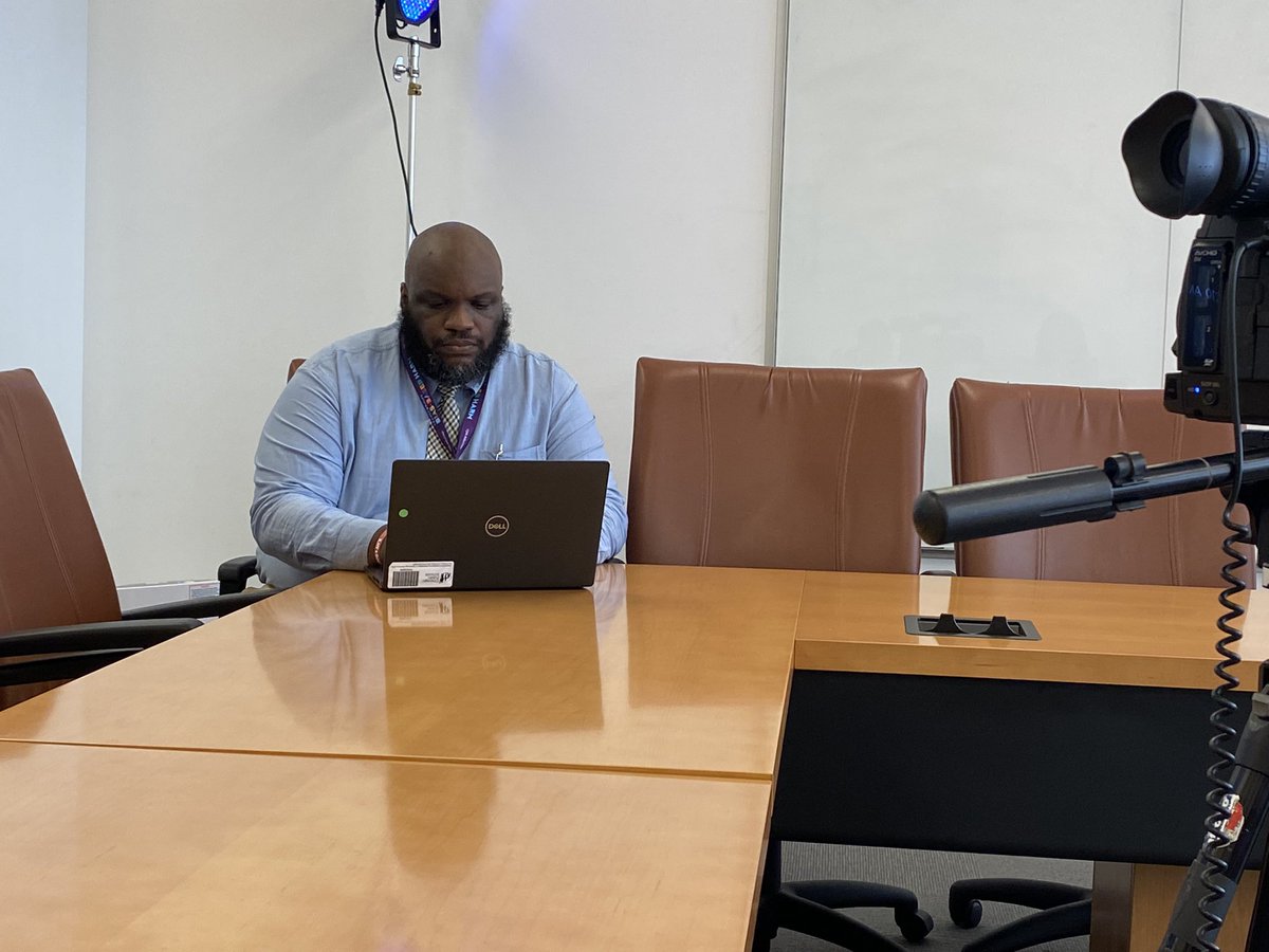 BpopeTV's tweet photo. HAPPENING NOW: @NABJCC members meet with @ChiPubSchools Superintendent @PedroCPSCEO and CPS officials for an on the record Q&amp;A session https://t.co/Z10mKkljus