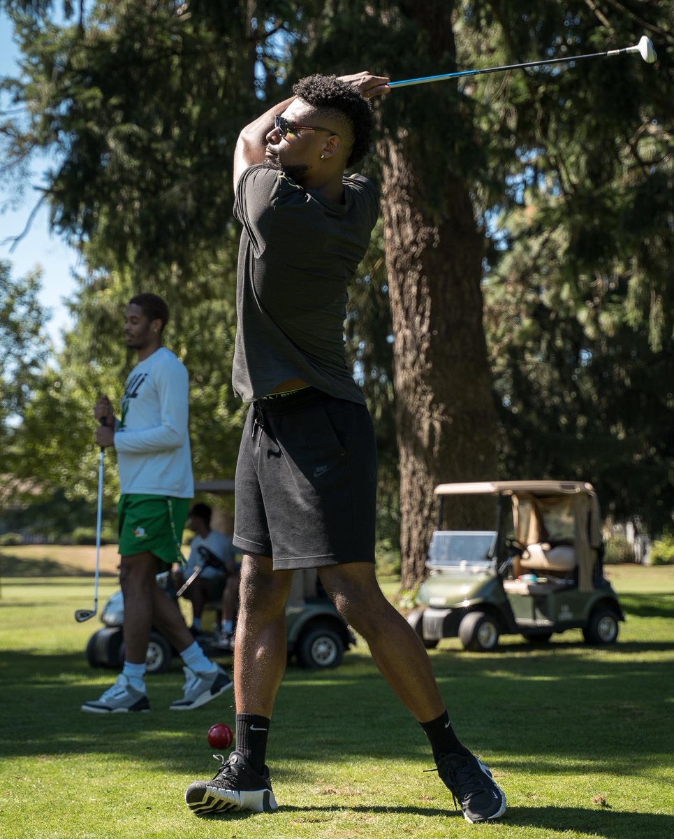 We had a great time on the course! 
Just could’ve used a few pointers from <a href="/OregonWGolf/">Oregon Women's Golf</a> and <a href="/OregonMGolf/">Oregon Men's Golf</a> 😂 

#GoDucks