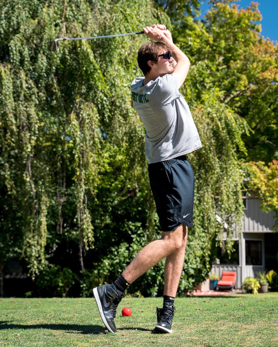 OregonMBB's tweet photo. We had a great time on the course! 
Just could’ve used a few pointers from @OregonWGolf and @OregonMGolf 😂 

#GoDucks https://t.co/pS4B2qJ5mk