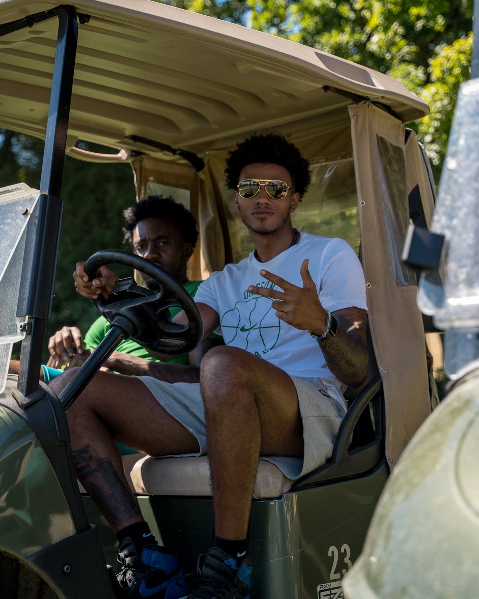 OregonMBB's tweet photo. We had a great time on the course! 
Just could’ve used a few pointers from @OregonWGolf and @OregonMGolf 😂 

#GoDucks https://t.co/pS4B2qJ5mk