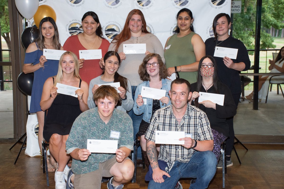 buttecollege's tweet image. The Butte College Foundation honored nearly 300 students and awarded more than $237,000 in scholarship monies at its annual Scholarship Awards Reception.

Congratulations to students! Thank you to our donors for making this possible.  

Read more at bit.ly/ButteScholarsh…