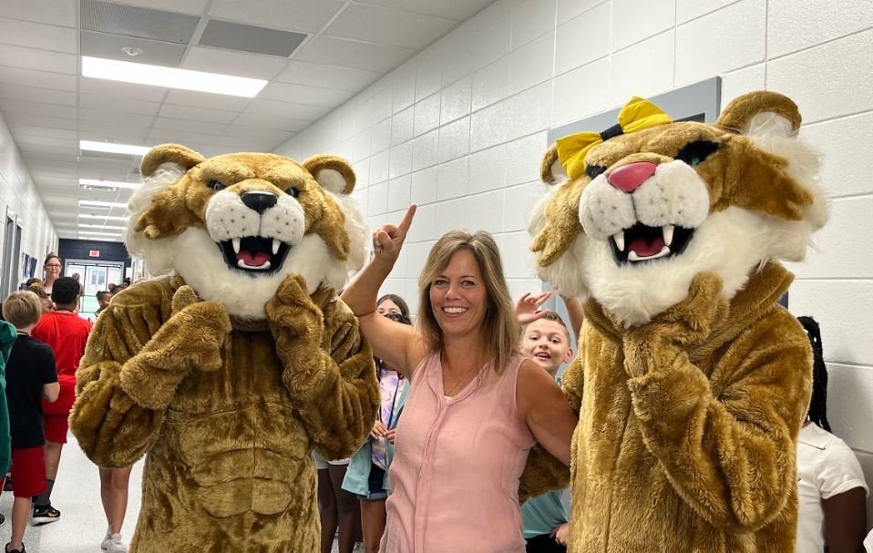 CarverES_RH's tweet photo. It's ALWAYS a GREAT day to be a Wildcat! 🖤💛  Click the link to see more pictures of GWC students feeling the spirit of Football Friday!  https://t.co/XLoR4HNpEc #wearecarver https://t.co/F7QRQffVyh